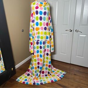 Wearable Blanket Polka Dot Blanket with Sleeves